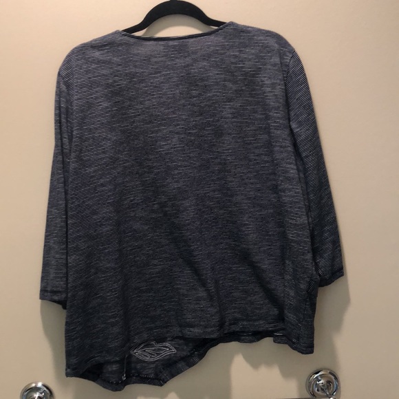 Blouse - Picture 2 of 4